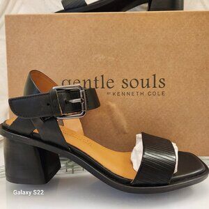 Gentle Souls Black Leather " Maddy" Block Heeled Sandals. NIB. Size 6.5